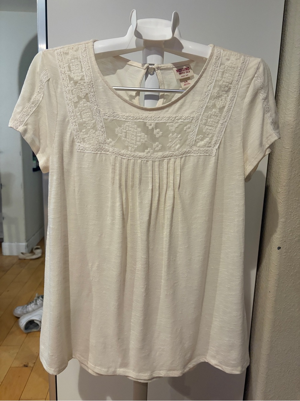 Mossimo Supply Co. Cream Embroidered Scoop Neck Top